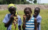 Gambia, niños