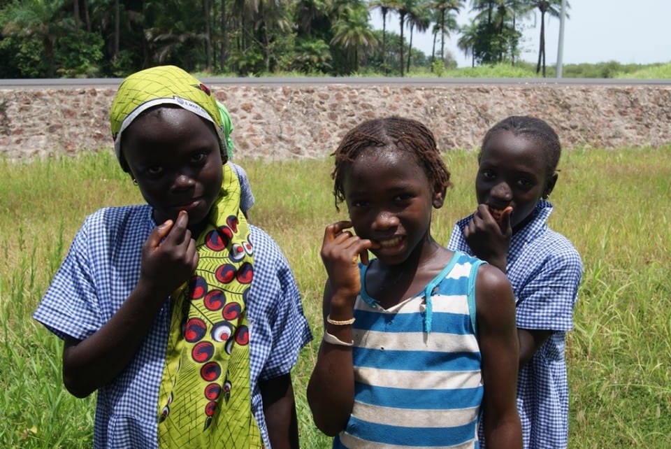 Gambia, niños