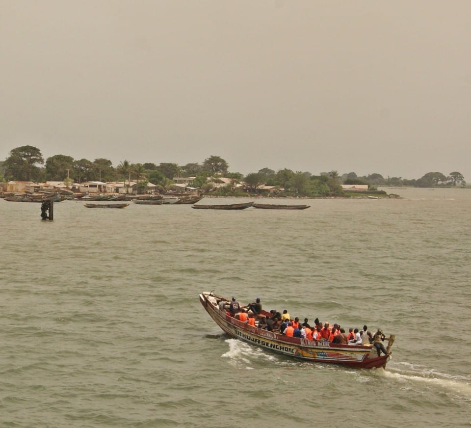 Cayuco Banjul Barra