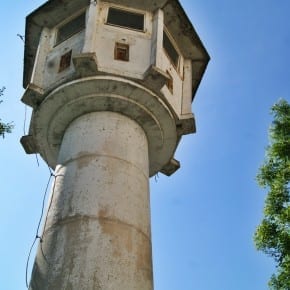 Torre de vigilancia en el Muro de Berlín