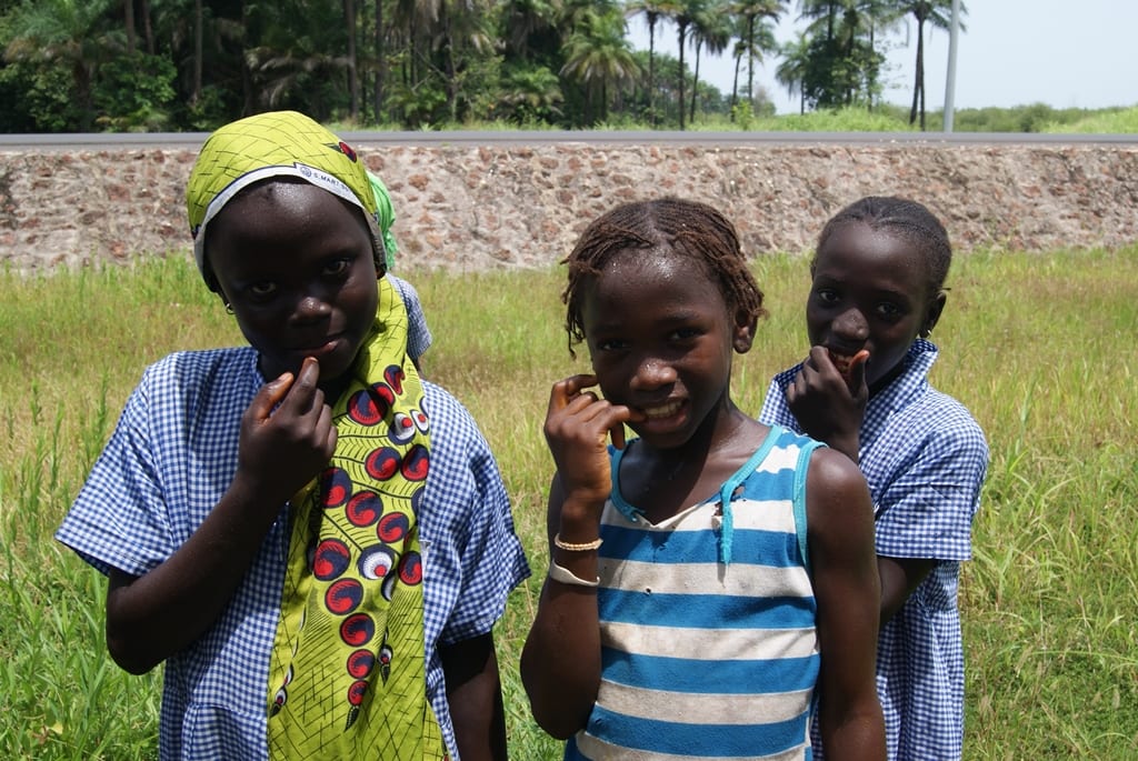 Gambia, niños
